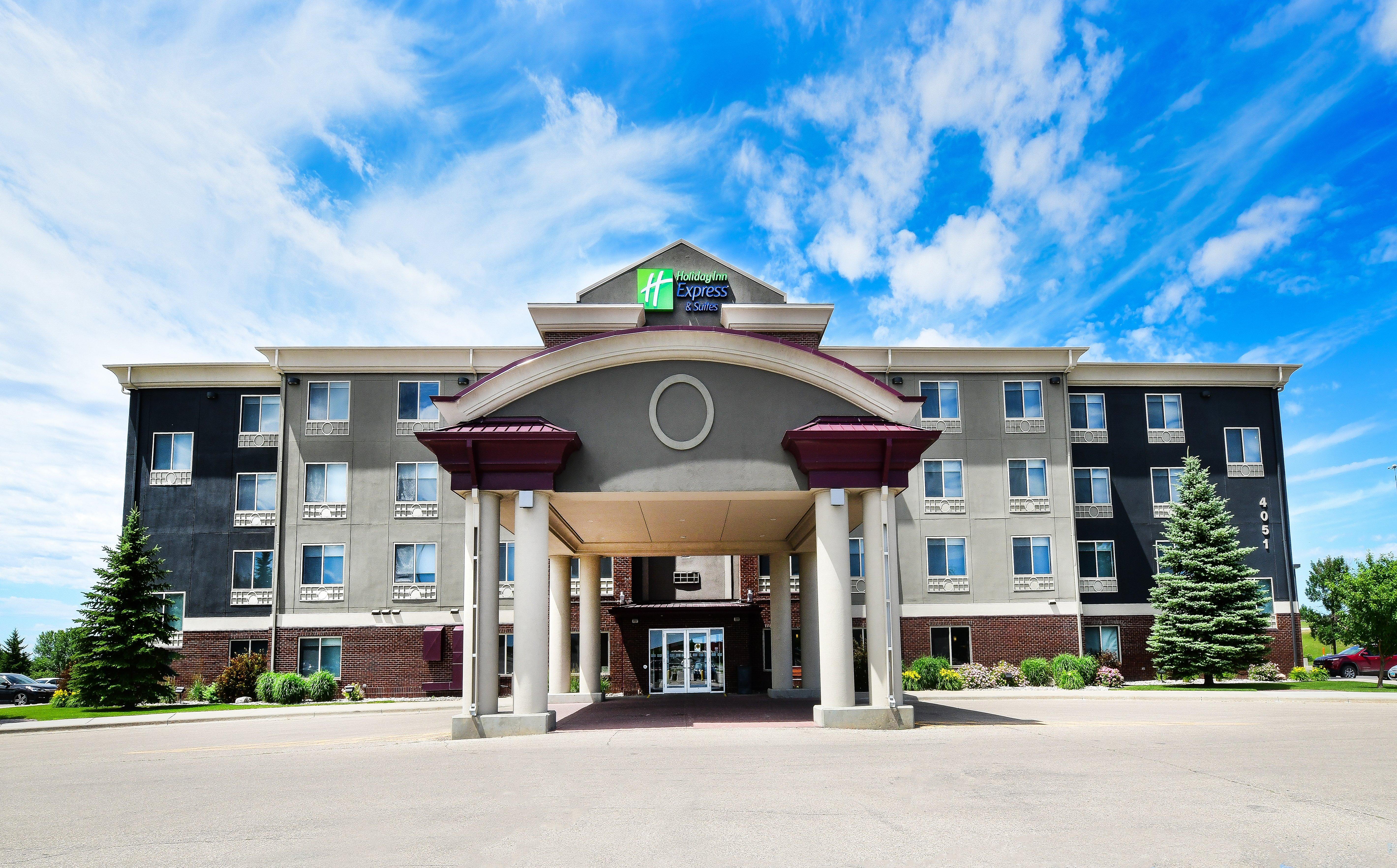 Holiday Inn Express Hotel & Suites Grand Forks, An Ihg Hotel Exterior foto