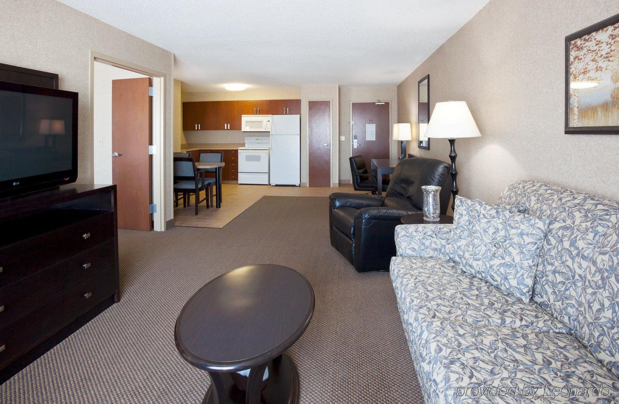 Holiday Inn Express Hotel & Suites Grand Forks By Ihg Quarto foto